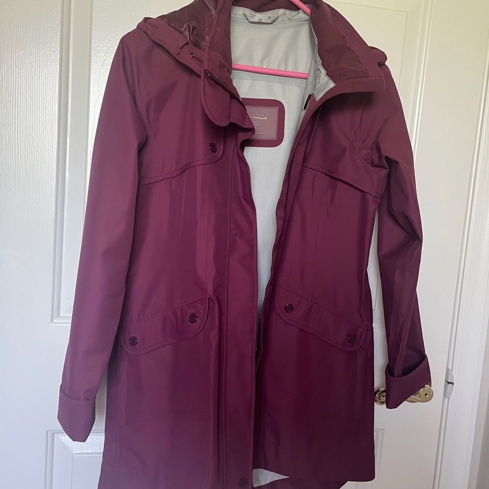NWOT Athleta Women’s Maroon Raincoat size small - Picture 3 of 15